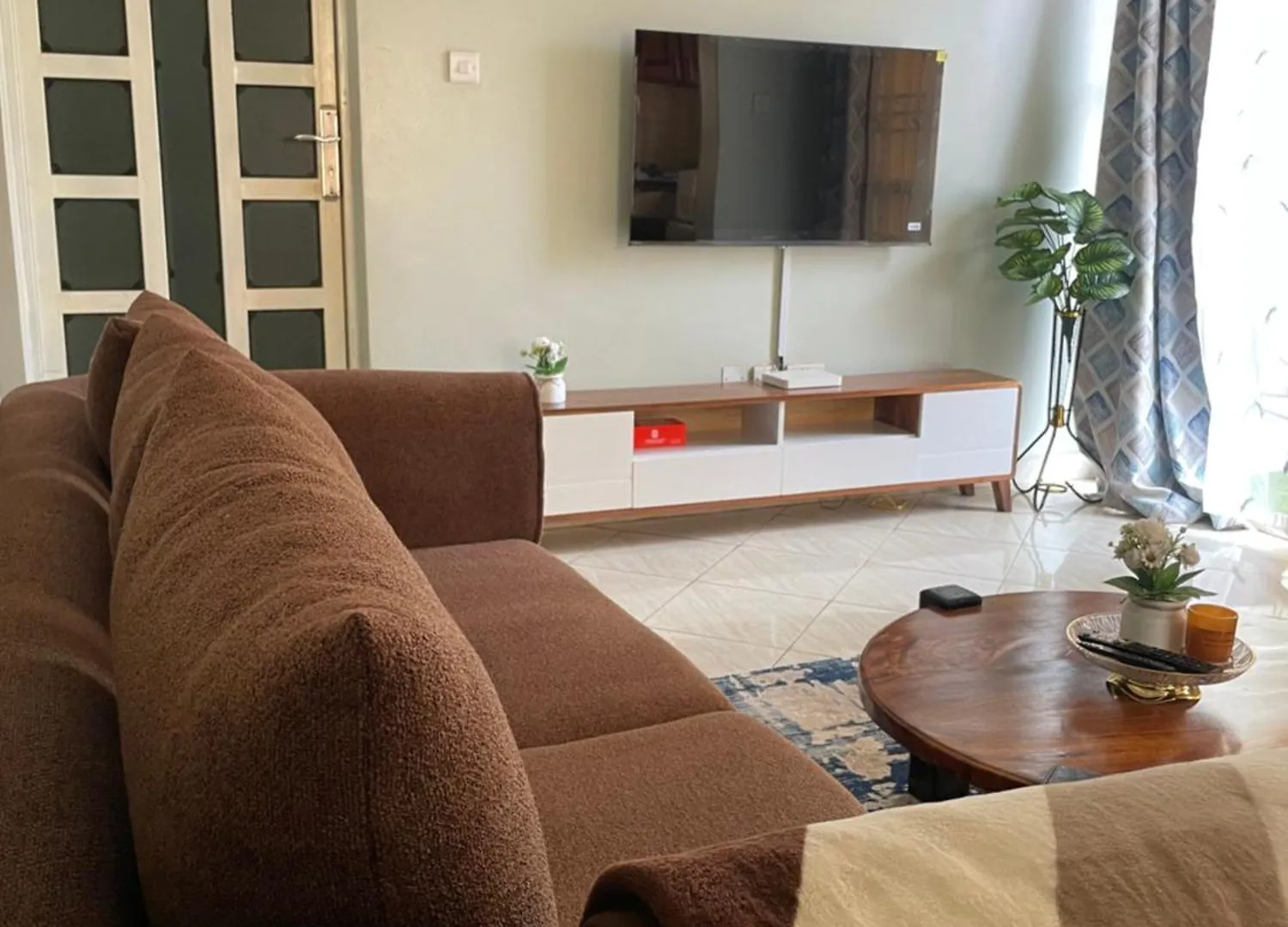 A-Grade Living-Wifi & Parking Appartement Kampala